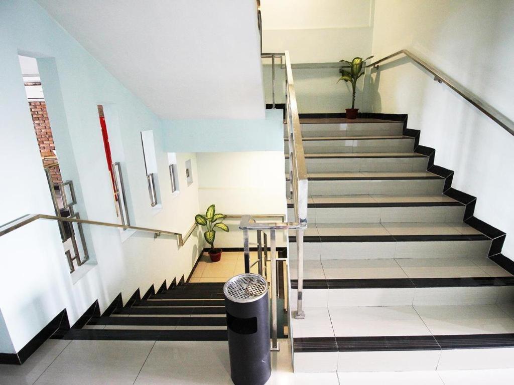 מדאן Amaliun Hotel מראה חיצוני תמונה