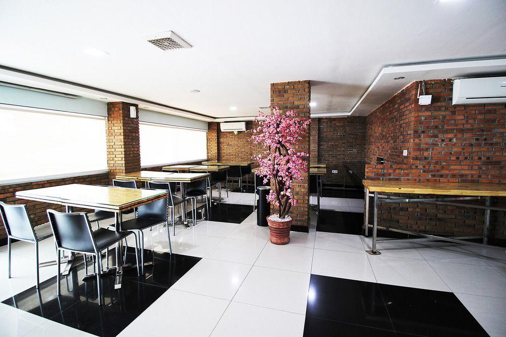 מדאן Amaliun Hotel מראה חיצוני תמונה