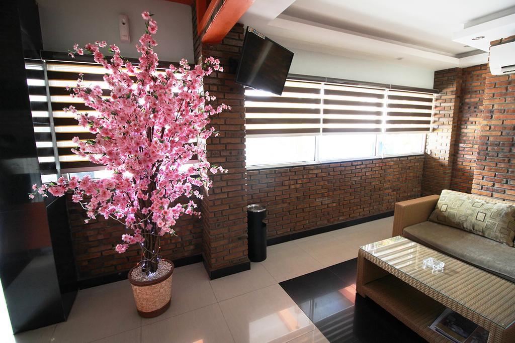 מדאן Amaliun Hotel מראה חיצוני תמונה